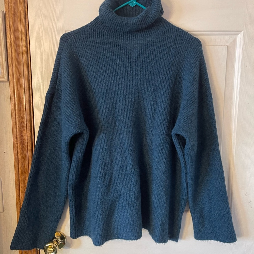 Brand New, only tried on and didn’t like.